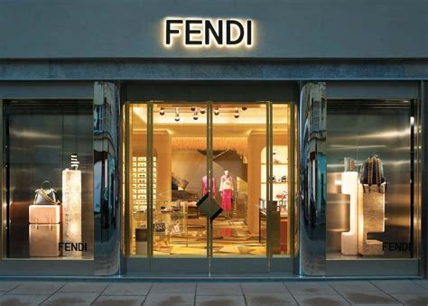 fendi apre nuovo stabilimento|fendi pelletteria.